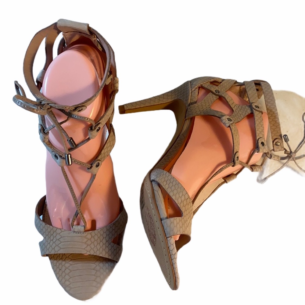 Vince Camuto Clara lace up shoe NWOT - Picture 1 of 10